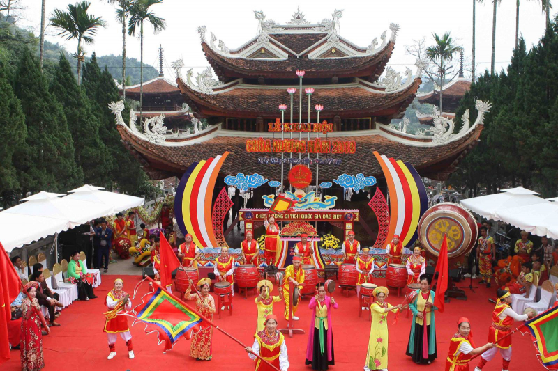 Top 15 Lễ hội truyền thống nổi tiếng nhất miền Bắc - Toplist.vn