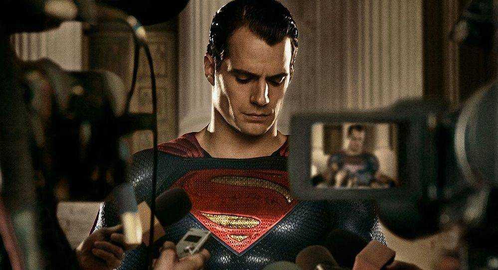  
Henry Cavill trong Batman VS Superman. (Ảnh: Pinterest)