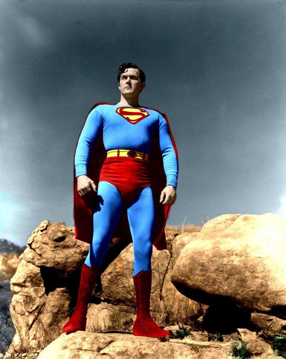  
Kirk Alyn đã đánh mất cả sự nghiệp sau khi diễn Clark Kent. (Ảnh: Pinterest)