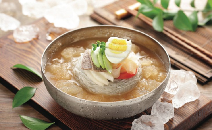 2 cách làm mì lạnh Hàn Quốc (Naengmyeon) đơn giản, hấp dẫn, chuẩn vị