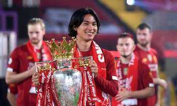 Ngôi sao Liverpool khen đội tuyển Việt Nam tiến bộ thần tốc