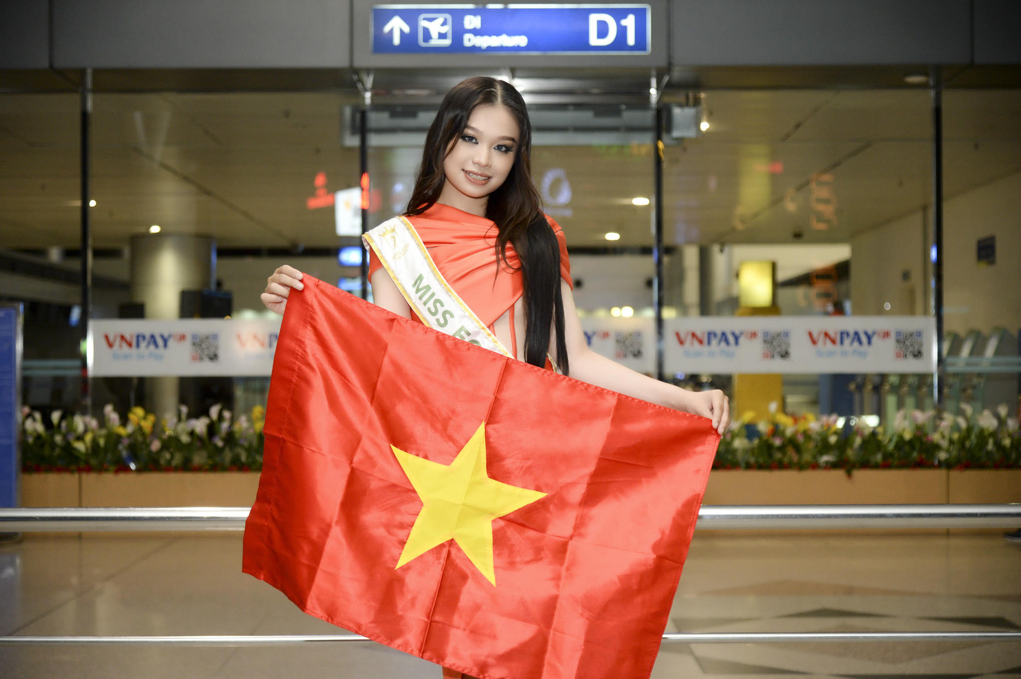 Vì sao đại diện Việt Nam dự thi Miss Eco International 2022 lại là Á hậu 19 tuổi Trần Hoài Phương? - Ảnh 1.