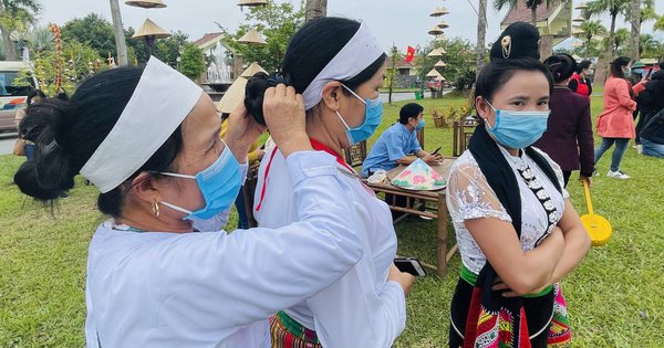 22 dân tộc thiểu số trình diễn trang phục truyền thống chào mừng Ngày Di sản Văn hoá Việt Nam