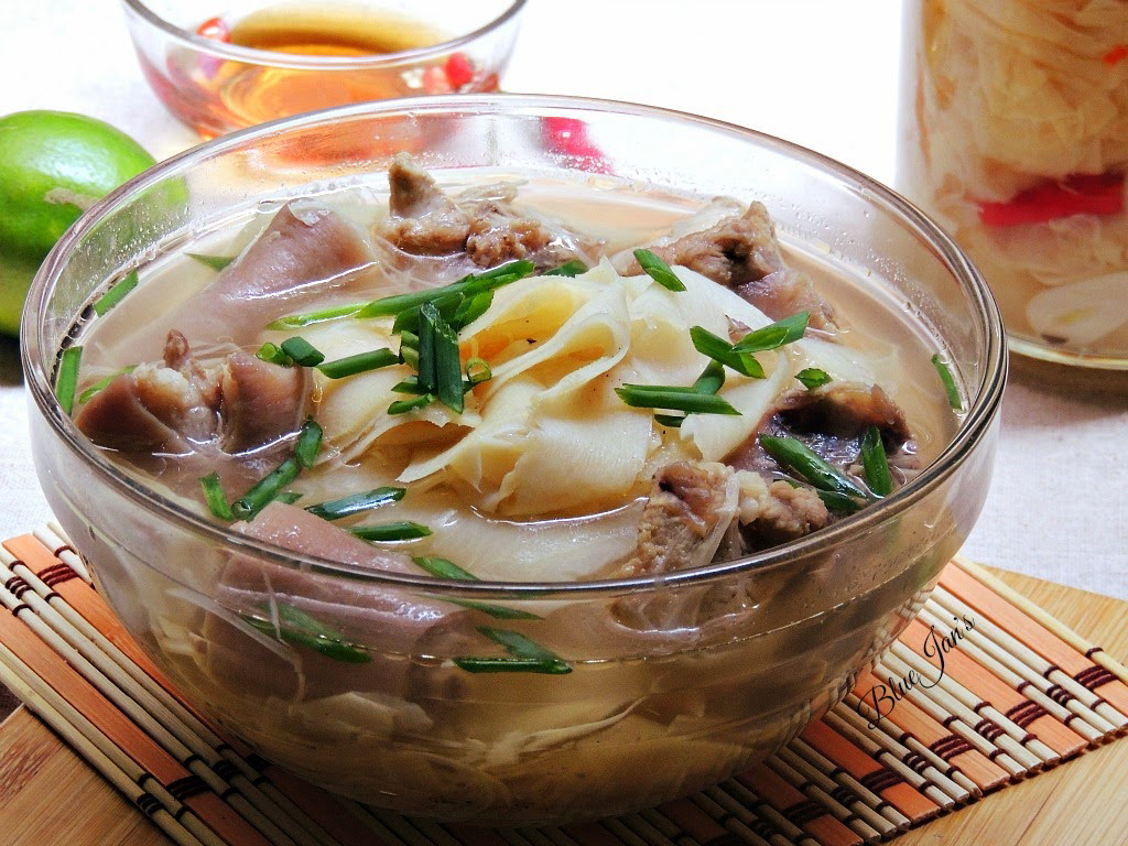 Tô canh mặng móng giò không thể cưỡng lại