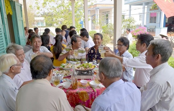 mung ngay tan gia ve nha moi