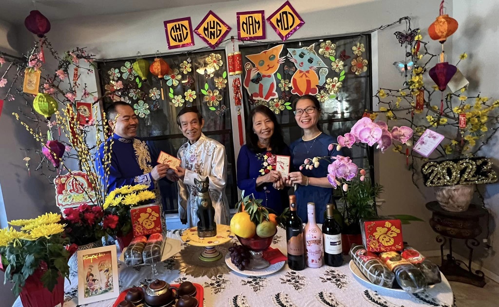 Người Việt ở Mỹ ăn tết lớn: California lần đầu có đường hoa, lễ hội đông vui