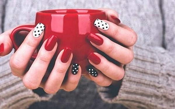 Mẫu nail màu đỏ rượu