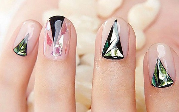 Mẫu nail thủy tinh thu hút