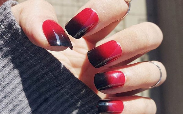 Mẫu nail màu đỏ đen