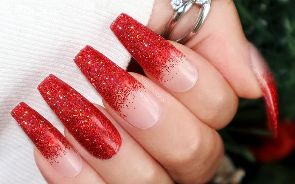 Mẫu nail nhũ kim tuyến đỏ