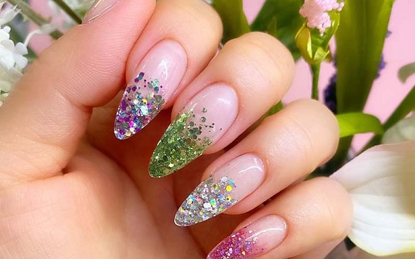 Mẫu nail nhũ kim tuyến đầu móng