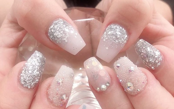 Mẫu nail nhũ kim tuyến đính đá