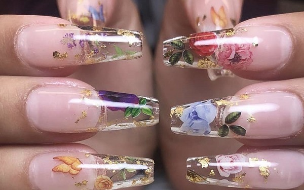 Mẫu nail trong suốt họa tiết