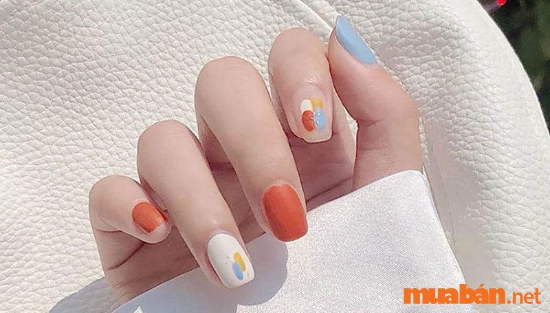 Mẫu nail Tết 2023 đơn giản mà vẫn quyến rũ