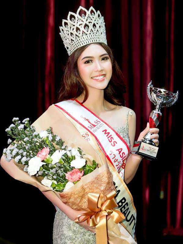 Nguyễn Đặng Tường Linh lên ngôi Hoa hậu sắc đẹp Châu Á năm 2017