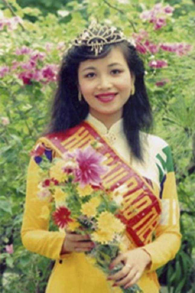 Ngắm nhan sắc sau khi đăng quang của Đỗ Thị Hà và Hoa Hậu Việt Nam qua các thời kỳ ảnh 16