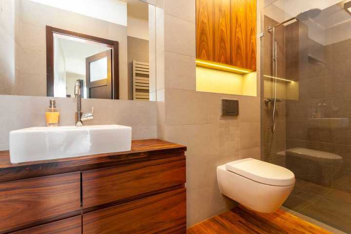 Nhà vệ sinh hiện đại thiết kế nội thất gỗ: tủ gỗ lavabo, sàn gỗ,...