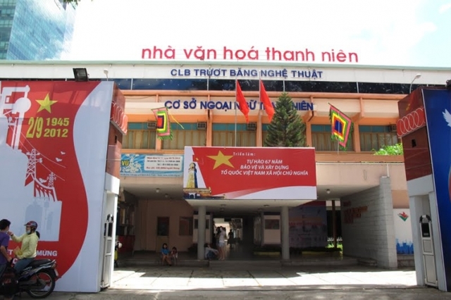 Nhà Văn hóa Thanh Niên ở Hồ Chí Minh