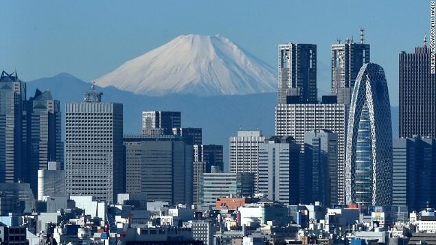 Sự kiện nào được coi là Ngọn gió thần đối với nền kinh tế Nhật Bản?