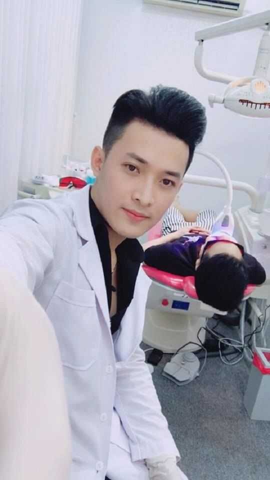 Những bác sĩ Việt đẹp trai như nam thần đốn gục mọi trái tim 