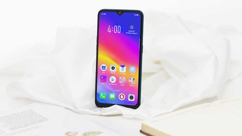 Màn hình rộng rãi trên điện thoại OPPO A7 chính hãng