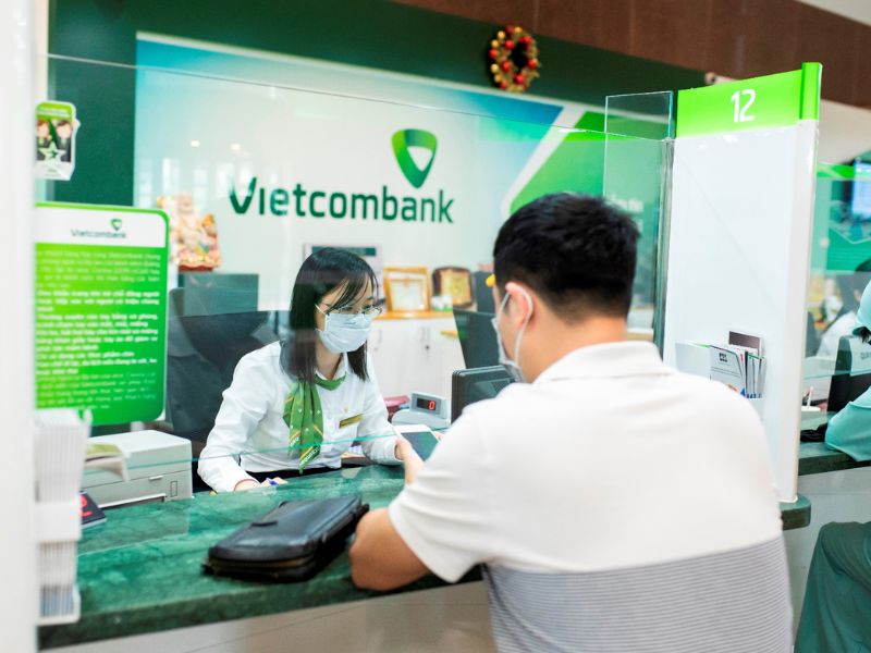 Tuỳ vào hình thức chuyển tiền ngoại tệ ngân hàng Vietcombank sẽ thu mức phí khác nhau