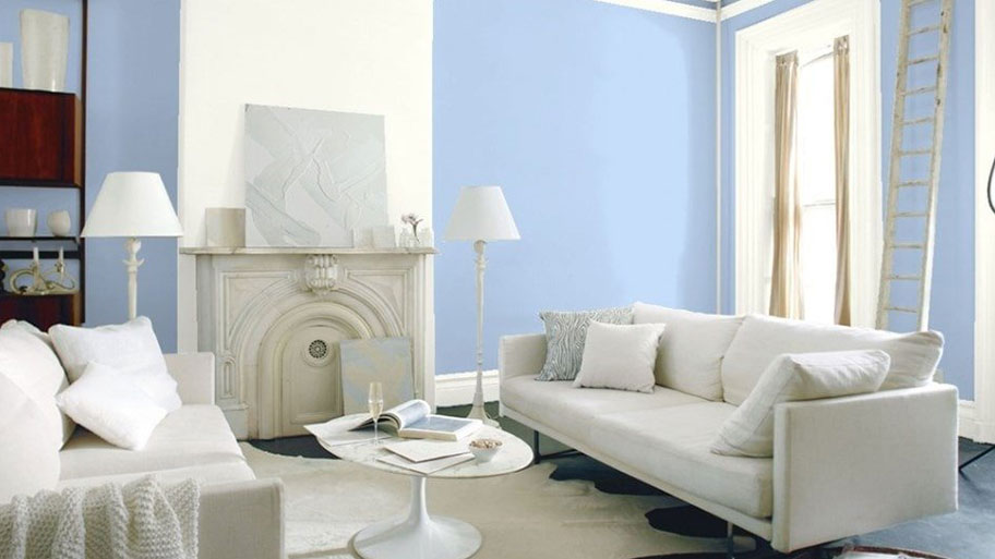 Phối màu xanh dương và màu trắng trong phòng khách