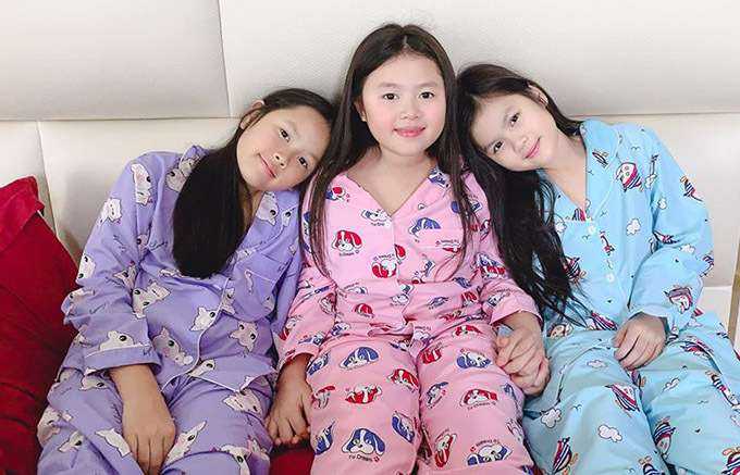 Nhà có 3 cô con gái, Hoa hậu Phương Lê tặng nóng 3 thẻ đen ngày 8/3: Hạn mức 2 tỷ/ngày, mong con xài tự do theo ý thích - Ảnh 4.