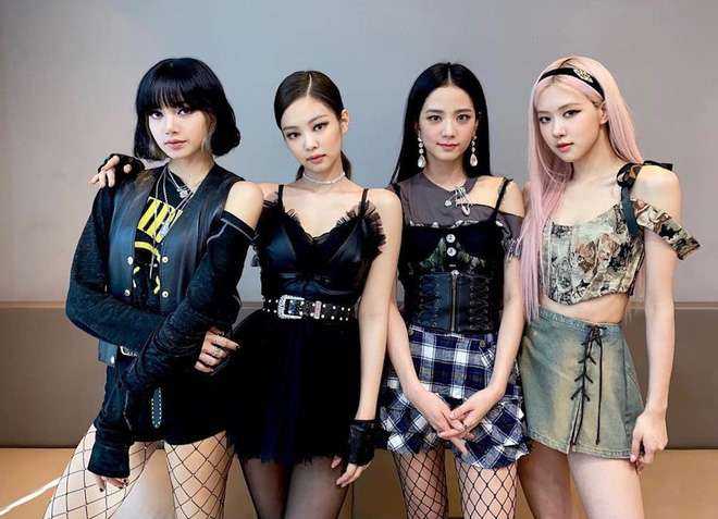 YG xác nhận debut nhóm nữ mới, thời điểm đụng độ với BLACKPINK còn tên nhóm là gì?