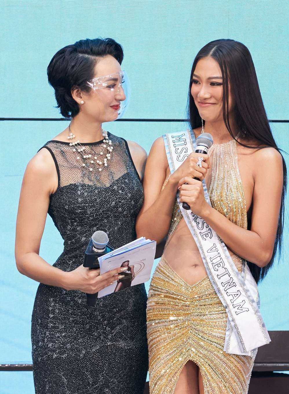 Á hậu Việt đầu tiên trong lịch sử được trao vương miện thi Hoa hậu Hoàn vũ - 7
