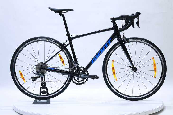 Xe đạp thể thao Road Giant Contend 3 29 inch Size S 