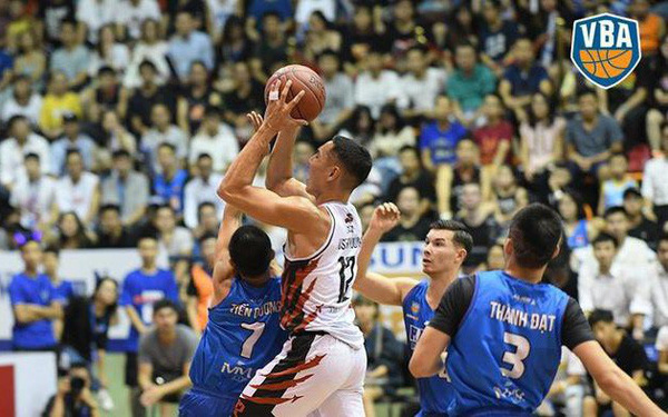 VBA 2018: Thăng Long Warriors xuất sắc đánh bại Hanoi Buffaloes, áp sát vào vị trí thứ hai trên bảng xếp hạng