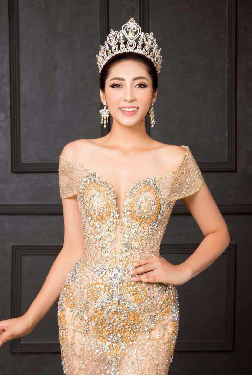 Hoa hậu vừa ly hôn Đặng Thu Thảo đẹp rạng rỡ trong những bộ đầm dạ hội - ảnh 1