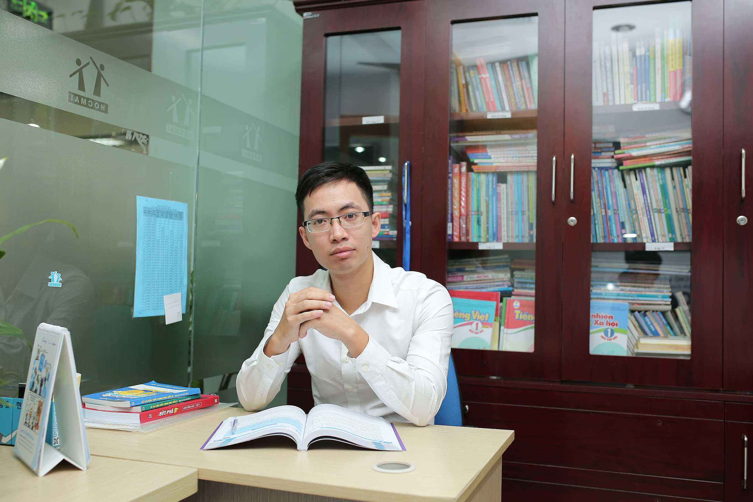 Thầy Chu Văn Hà - giáo viên môn Toán và Trưởng dự án Nghiên cứu và Phát triển sản phẩm Sách tại Hệ thống Giáo dục HOCMAI.