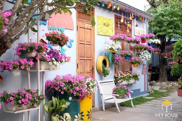 Tổng hợp hình ảnh thiết kế vườn hoa trước nhà siêu đẹp - Cốp Pha Việt