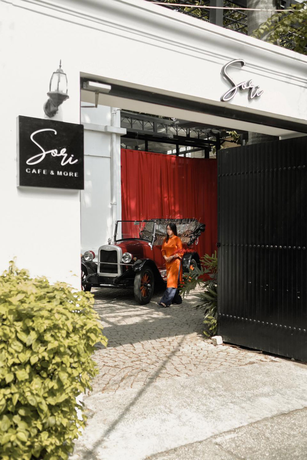 7 quán cà phê trang trí đẹp mở cửa xuyên Tết 2023 ở Sài Gòn