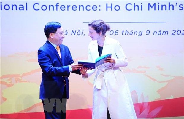 Ky niem 35 nam UNESCO ra Nghi quyet ton vinh Chu tich Ho Chi Minh hinh anh 3