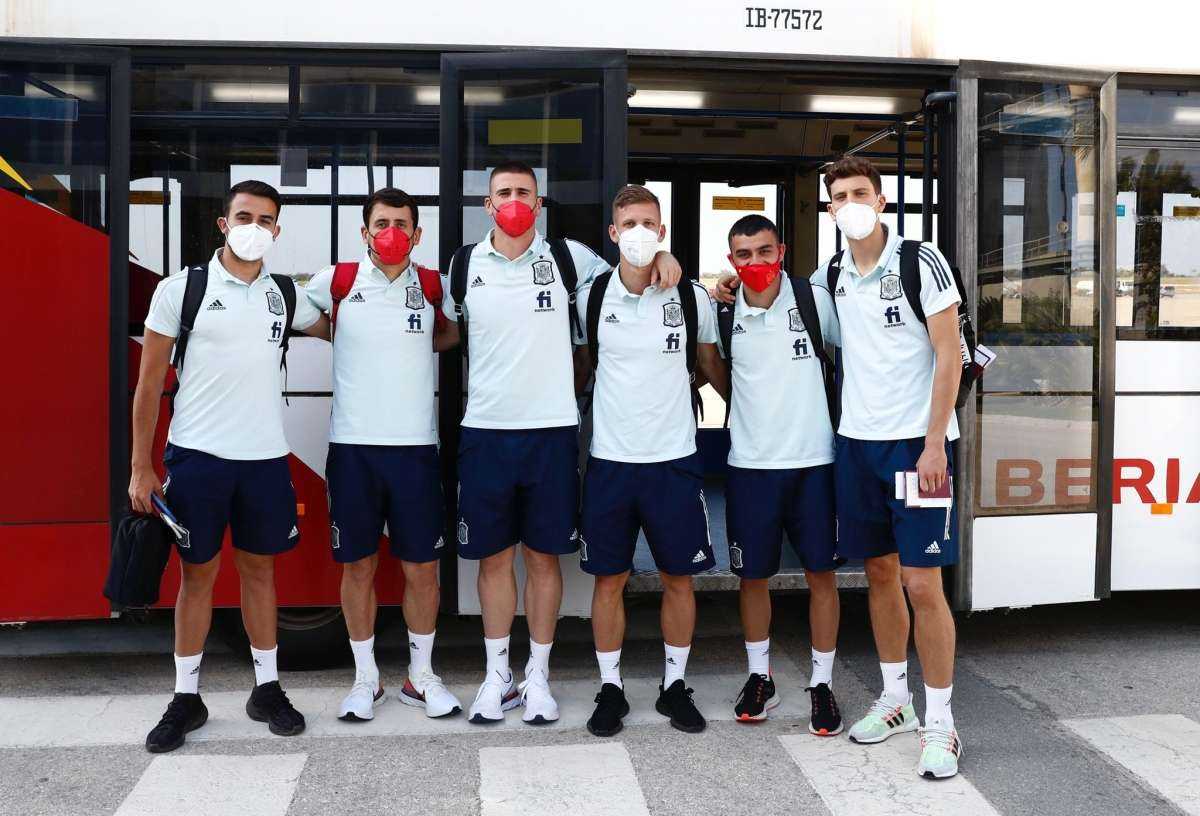 Các cầu thủ Tây Ban Nha lên đường sang Nhật Bản