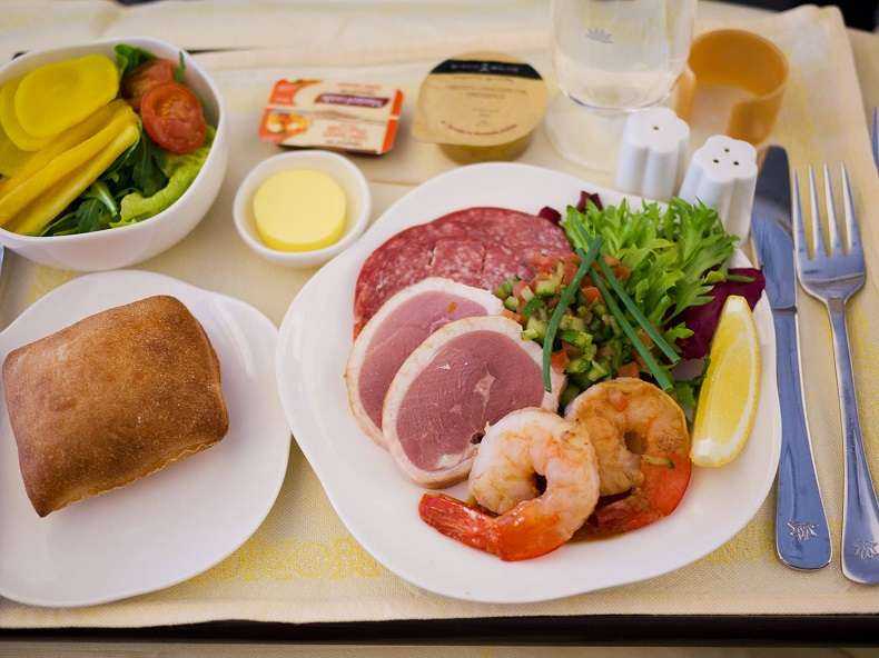 Suất ăn trên chuyến bay Vietnam Airlines