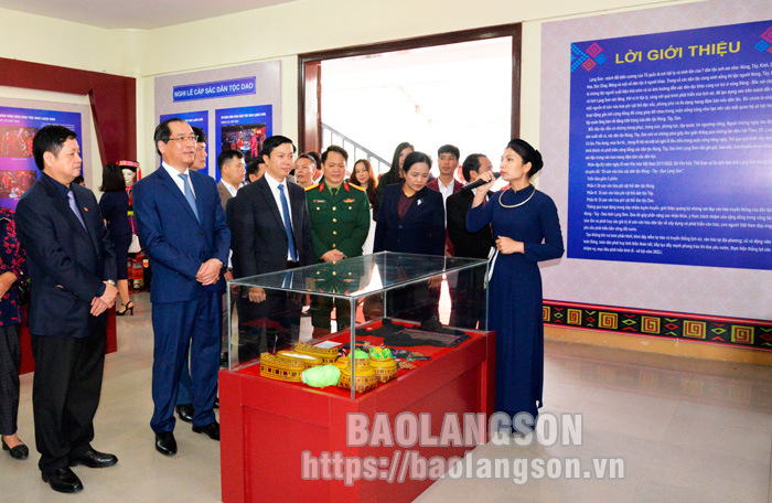 Khai mạc Triển lãm chuyên đề “Giới thiệu, trình diễn di sản văn hóa các dân tộc Nùng, Tày, Dao tỉnh Lạng Sơn” - Ảnh 2.