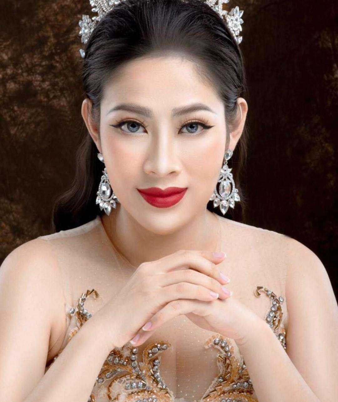 Hoa hậu vừa ly hôn Đặng Thu Thảo đẹp rạng rỡ trong những bộ đầm dạ hội - ảnh 13